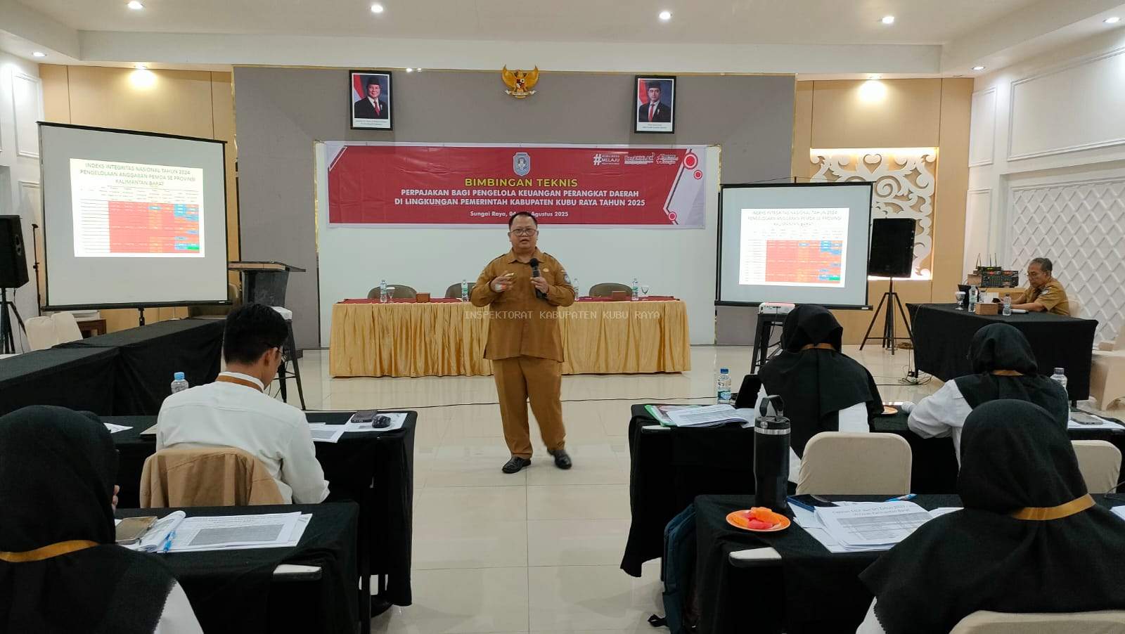 Inspektur Daerah Berikan Materi Antikorupsi Pada Bimbingan Teknis Perpajakan bagi Pengelola Keuangan di Lingkungan Pemerintah Kabupaten Kubu Raya